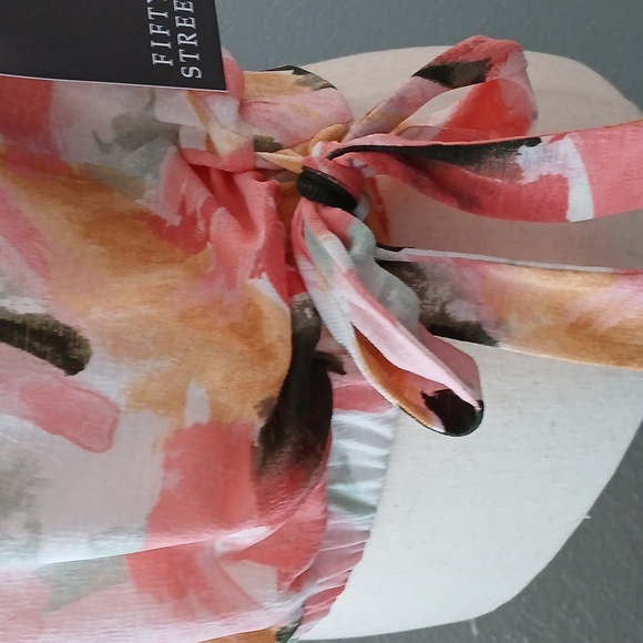 Fifty Street spaghetti strap blouse - Picture 5 of 11